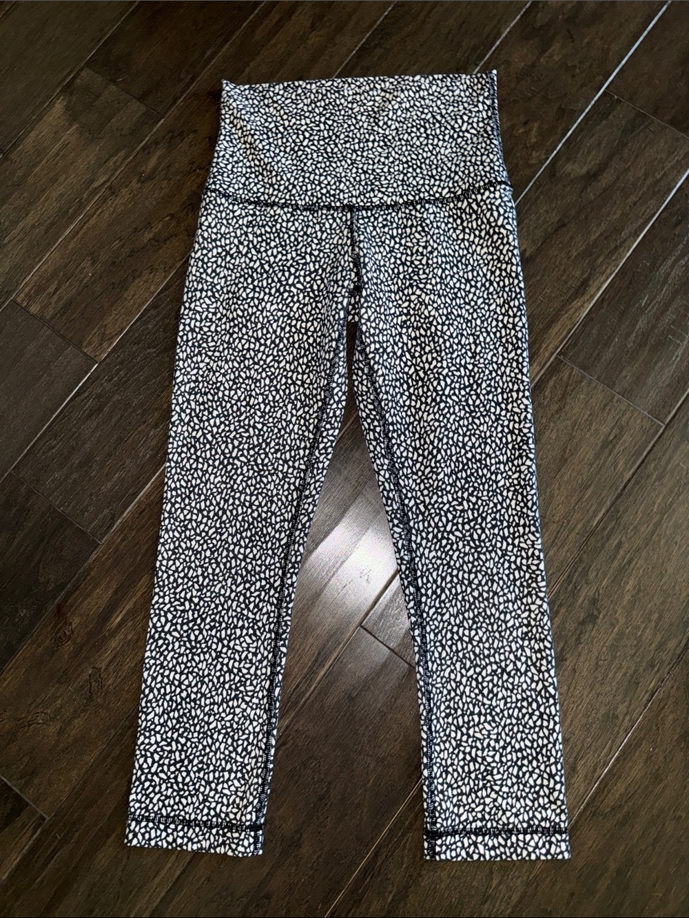 Lululemon wanderlust Black and White Speckled High-Waist Leggings size 6